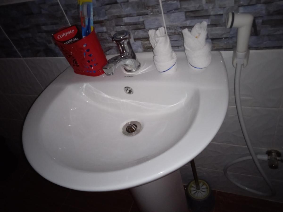 Bed and Breakfast Sarah'S Garden Bnb & Spa Clarin  Exterior foto