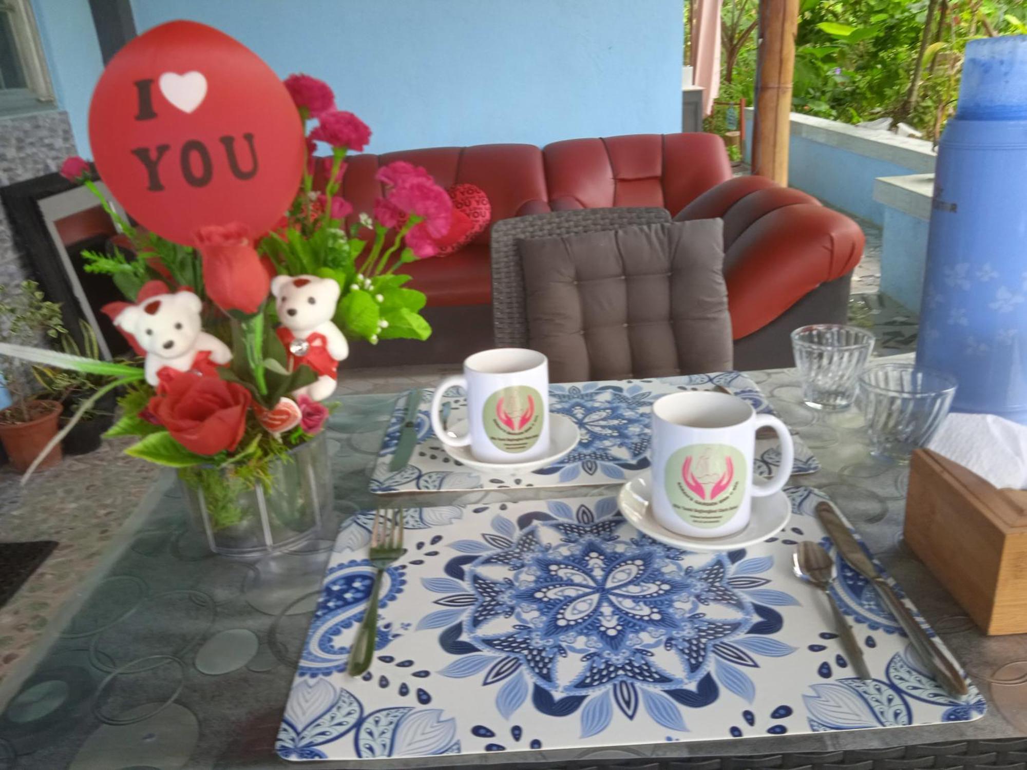Bed and Breakfast Sarah'S Garden Bnb & Spa Clarin  Exterior foto