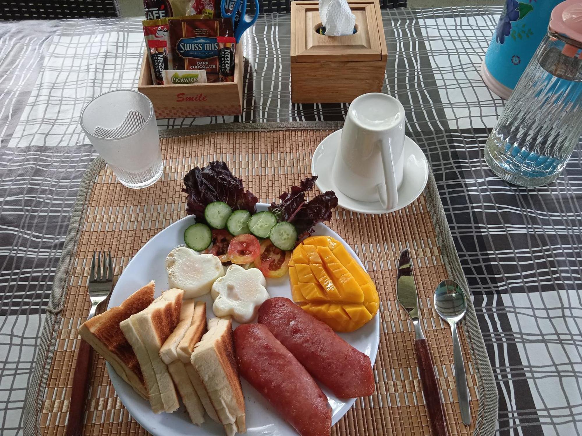 Bed and Breakfast Sarah'S Garden Bnb & Spa Clarin  Exterior foto