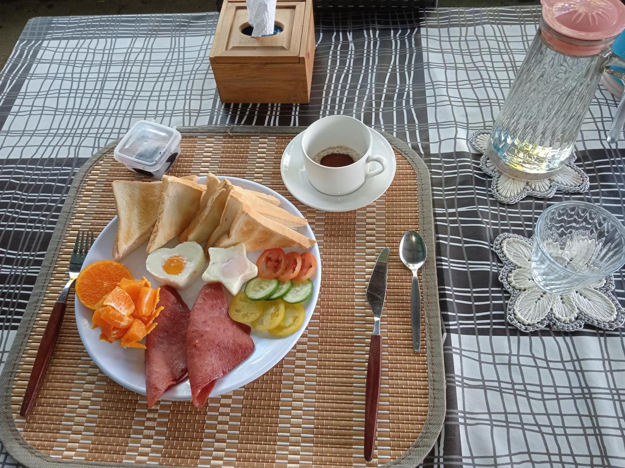 Bed and Breakfast Sarah'S Garden Bnb & Spa Clarin  Exterior foto