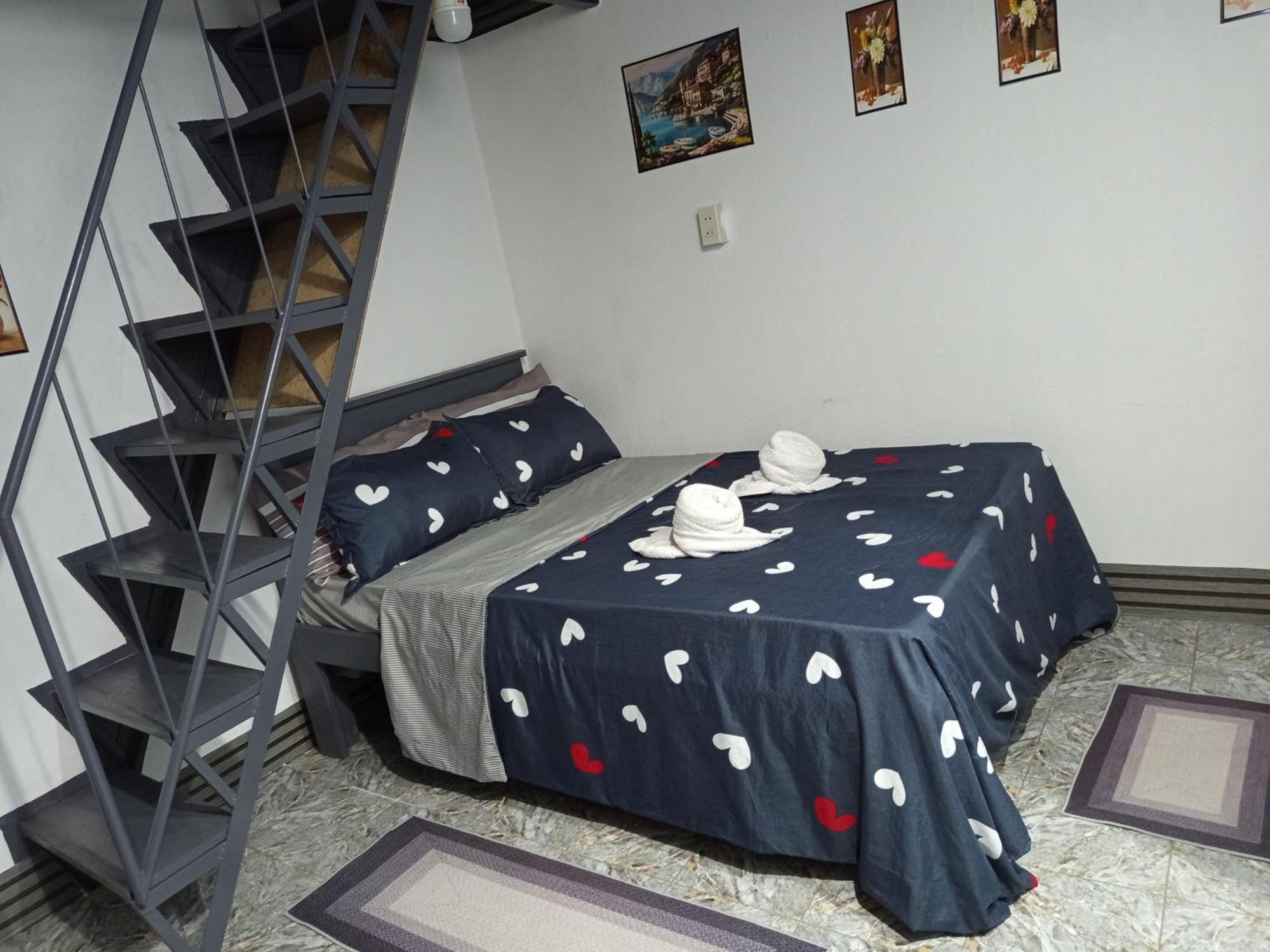 Bed and Breakfast Sarah'S Garden Bnb & Spa Clarin  Exterior foto